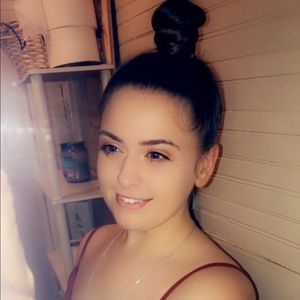 Meet your Posher, Amanda